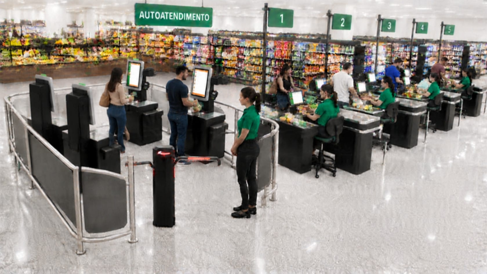 Frente de caixa de supermercado com PDVs numerados e ilha de autoatendimento com 4 terminais de self checkout